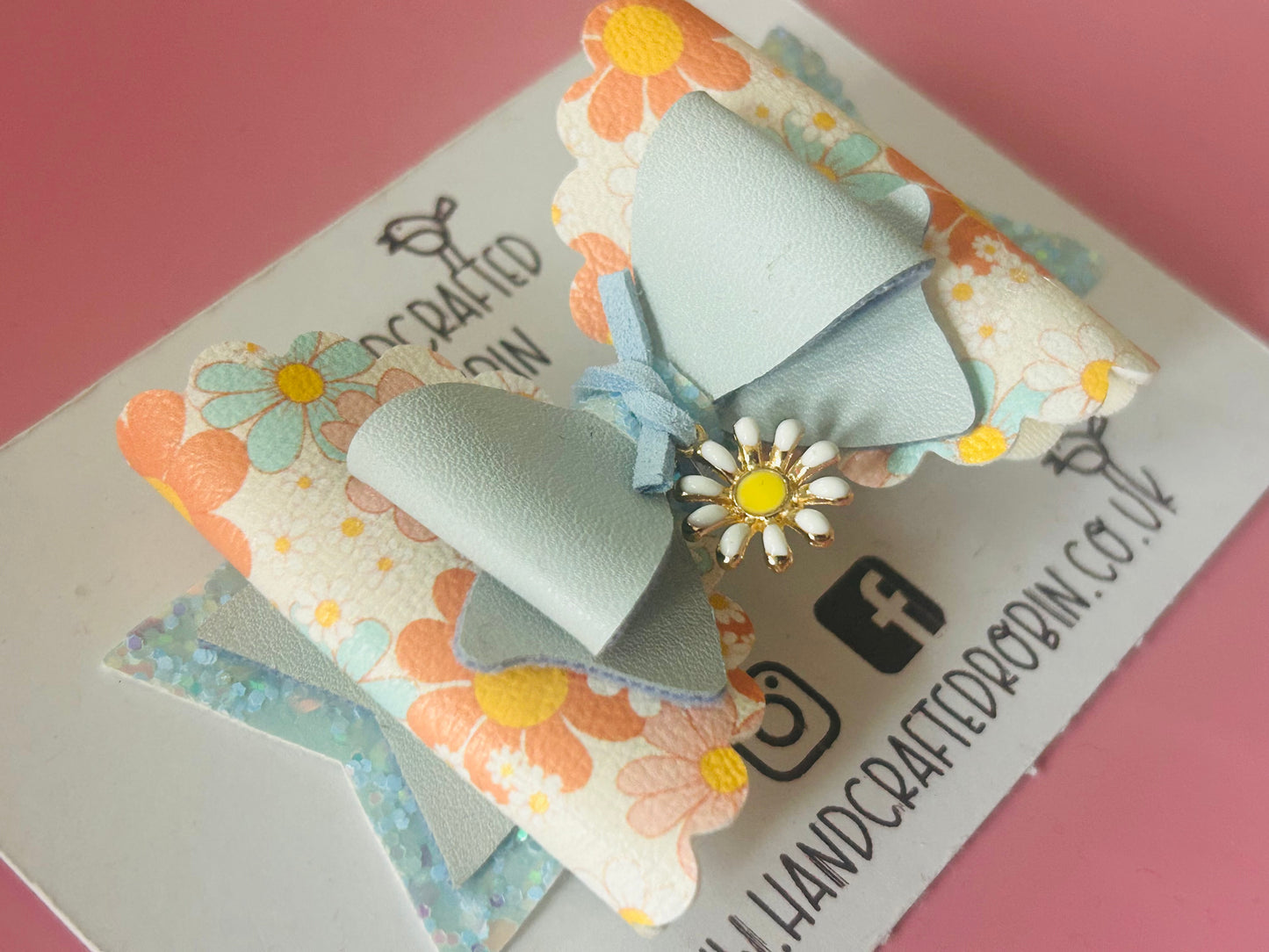 Retro Daisy Double Scallop