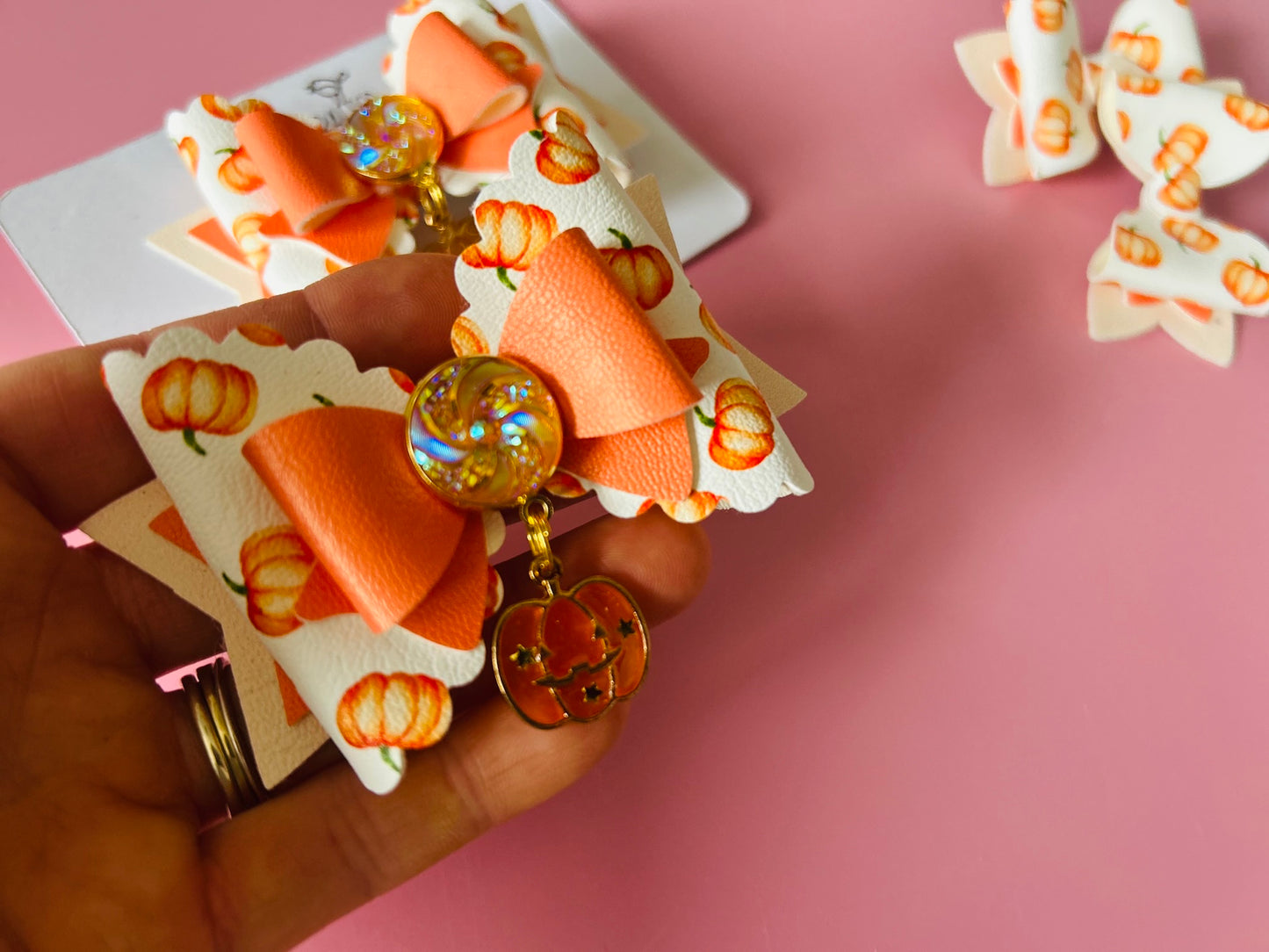 Pumpkins Scallop Bow