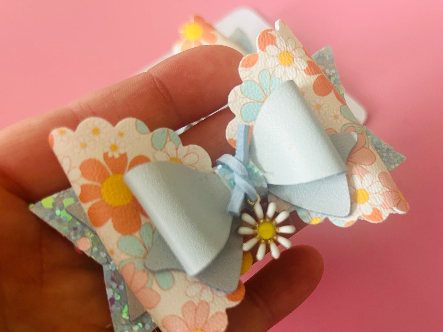 Retro Daisy Double Scallop