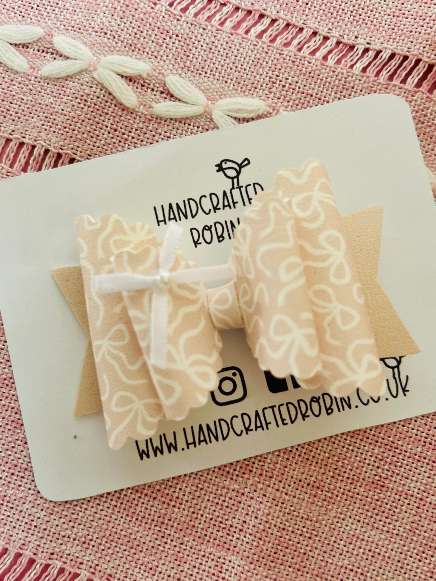 Pale Pink Bows