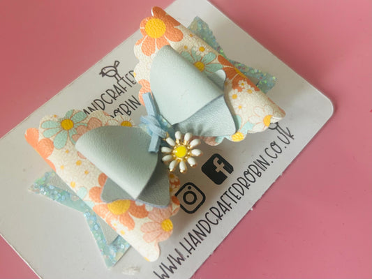 Retro Daisy Double Scallop